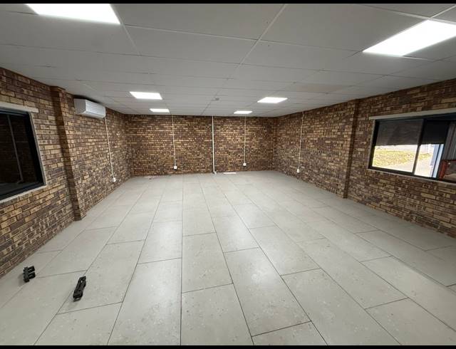 1,800M² WAREHOUSE TO LET IN UMBILO